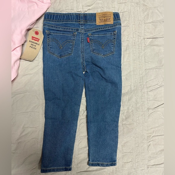 BNWT Levi’s Toddler 2 Piece Set - Picture 6 of 7